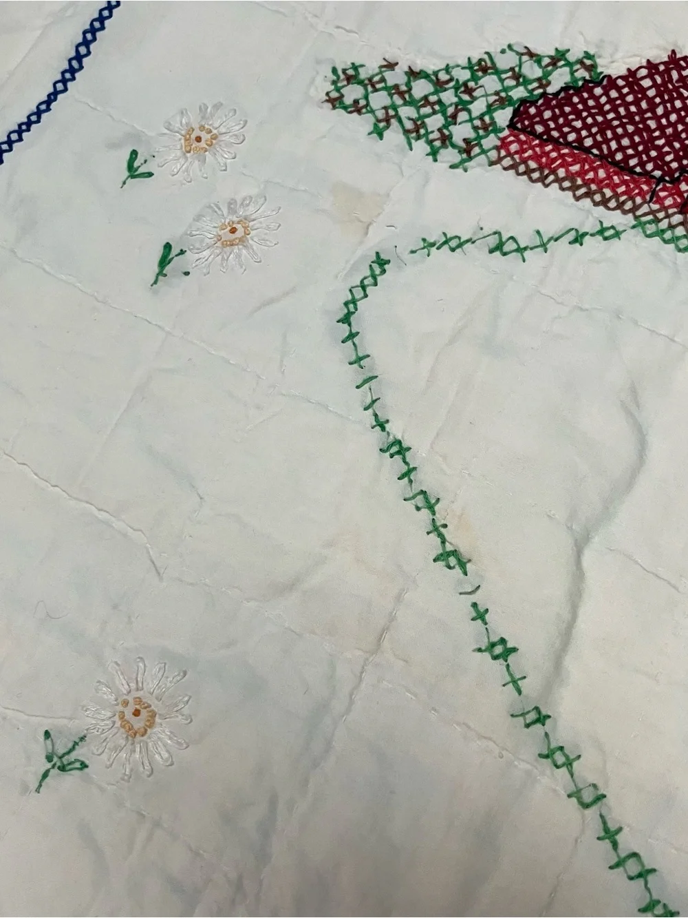 VTG 1940s Raggedy Ann Baby Crib Blanket Hand Embroidered Quilted 52”X 34.5”